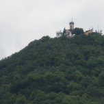 Vrchol Milešovky s rozhlednou